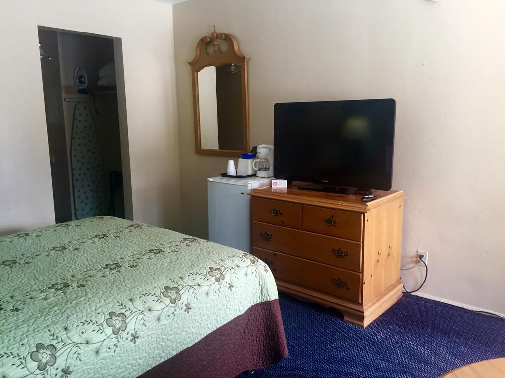 Paradise Inn Room photo